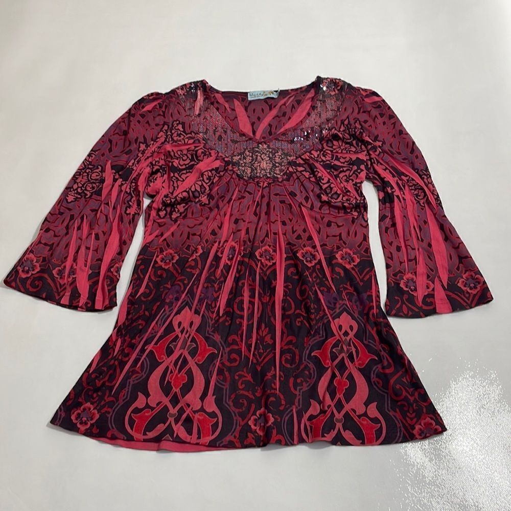 Unity World Wear Petite Women’s V-Neck Sequined Accent Top - Picture 3 of 9